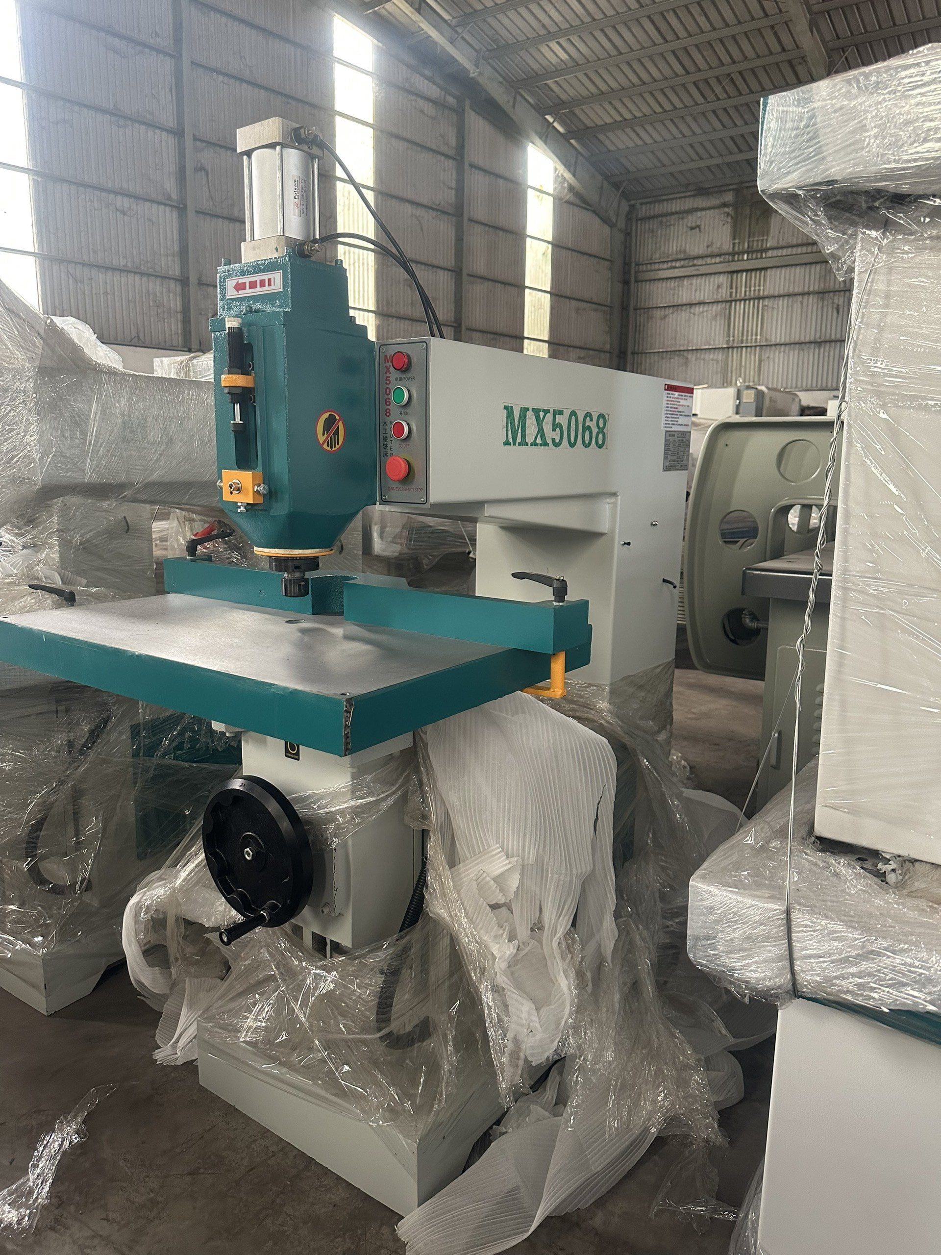 Máy Phay Router Lưỡi Trên – Hiệu Quả Cao Cho Các Xưởng Mộc