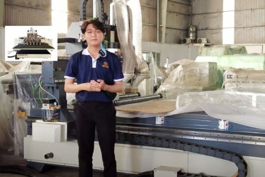 video may gia cong cnc chuyen so luong nhieu va chi tiet nho