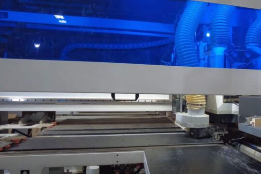 may khoan 6 mat cnc