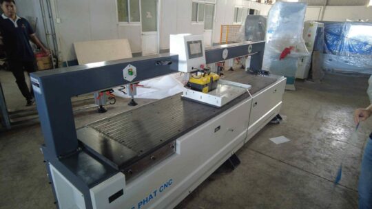 dong may khoan ngang cnc 2