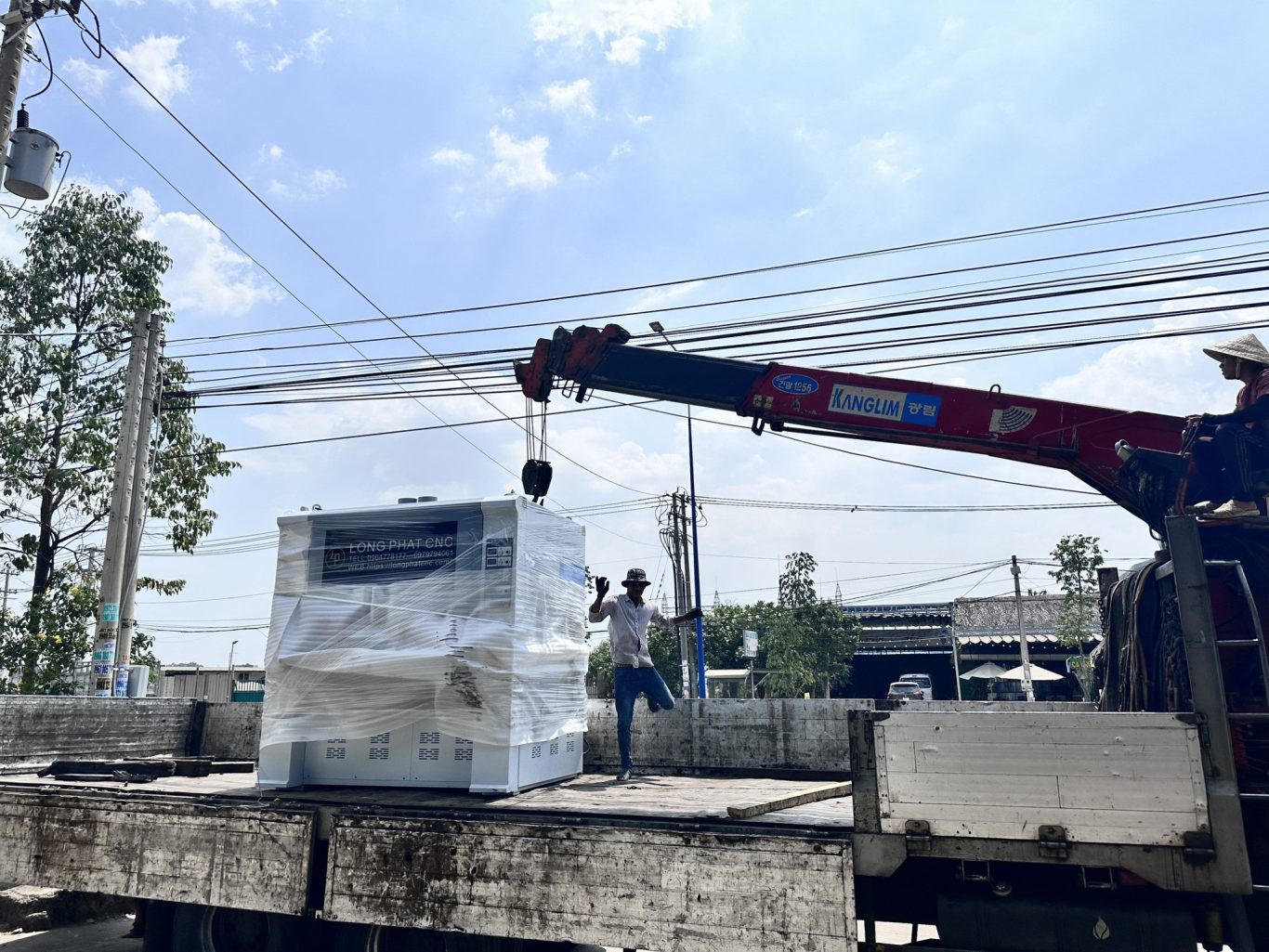 Đầu Giờ Chiều Bàn Giao Máy Chà Nhám Thùng 1M3 Tại Tân Uyên 18 May Cha Nham Thung 1M3 3 Đầu Giờ Chiều Bàn Giao Máy Chà Nhám Thùng 1M3 Tại Tân Uyên