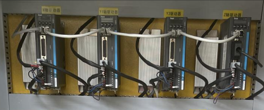 Máy Cnc 1 Đầu Thay 12 Dao Tự Động + Trục Cưa Đa Hướng 41 1 Máy Cnc 1 Đầu Thay 12 Dao Tự Động + Trục Cưa Đa Hướng