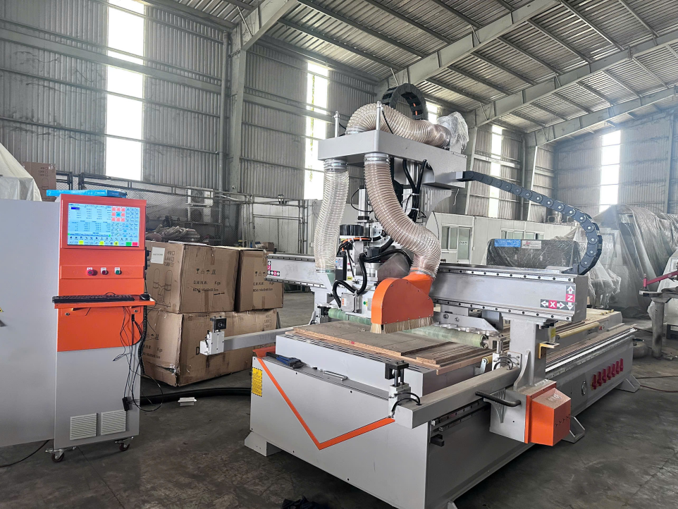 Máy Cnc 1 Đầu Thay 12 Dao Tự Động + Trục Cưa Đa Hướng 77 20 Máy Cnc 1 Đầu Thay 12 Dao Tự Động + Trục Cưa Đa Hướng