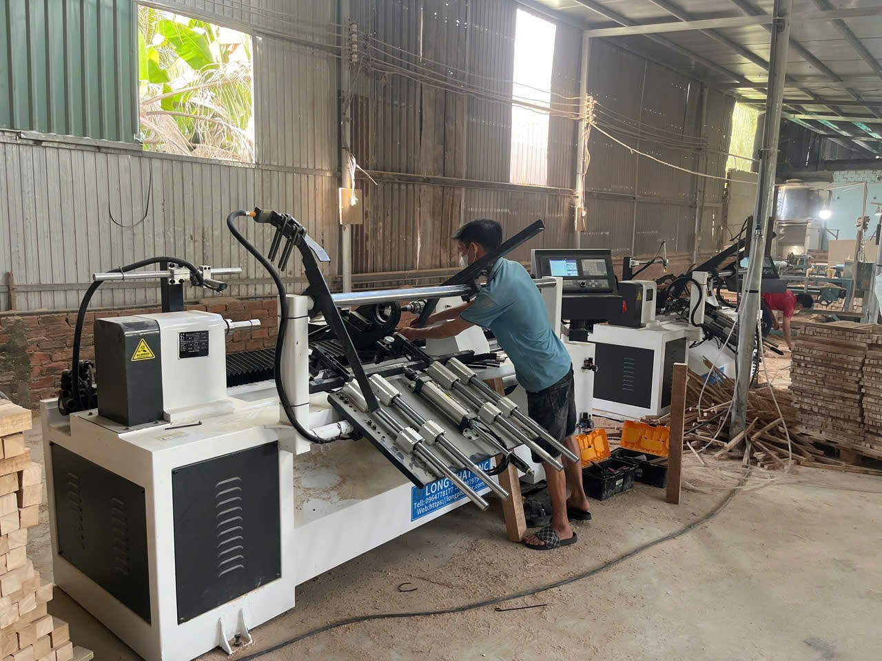 Mc1215 3 Máy Tiện Gỗ Cnc Nạp Phôi Tự Động (Máy Đặt)