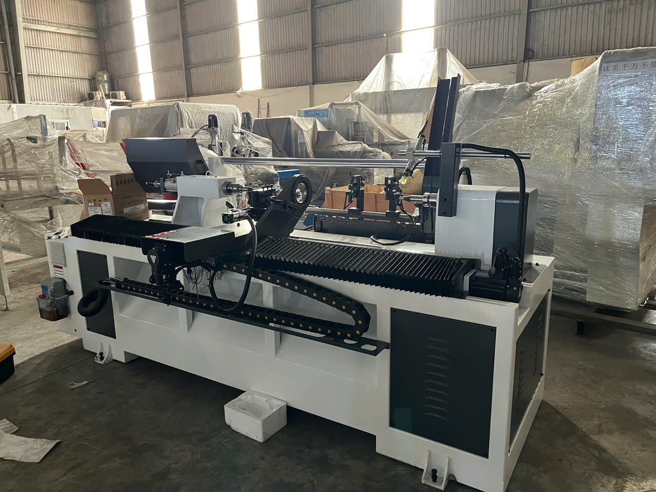 Mc1215 4 Máy Tiện Gỗ Cnc Nạp Phôi Tự Động (Máy Đặt)