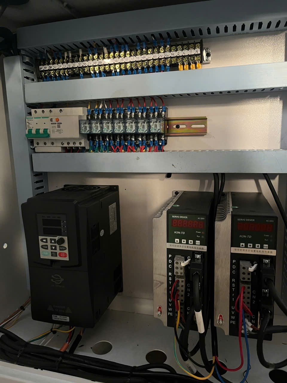 Mc1215 5 Máy Tiện Gỗ Cnc Nạp Phôi Tự Động (Máy Đặt)